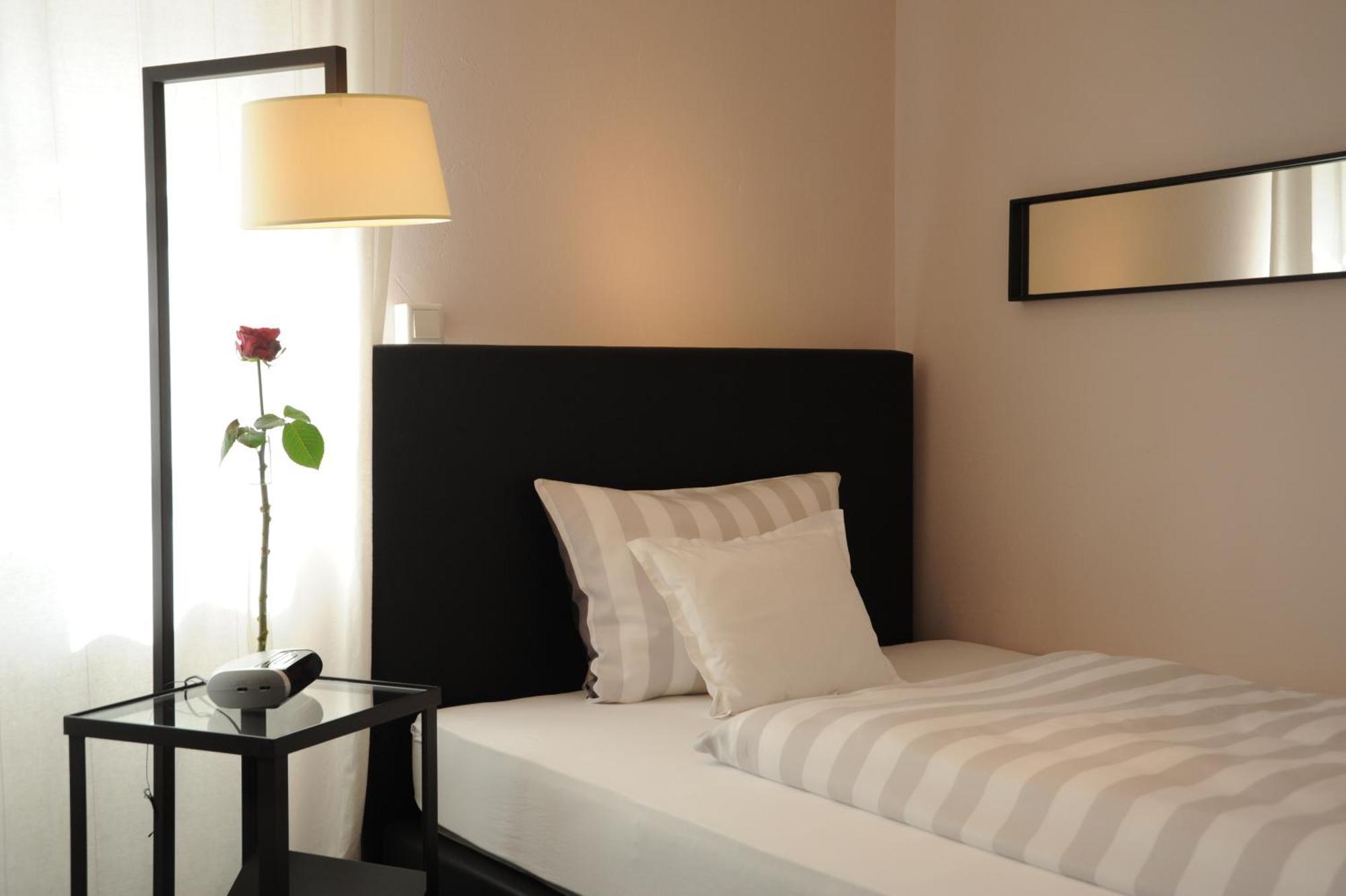 Galerie Hotel Падерборн Экстерьер фото